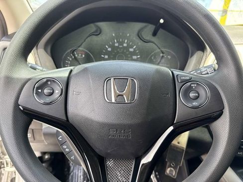 Used 2016 Honda HR-V LX image 28