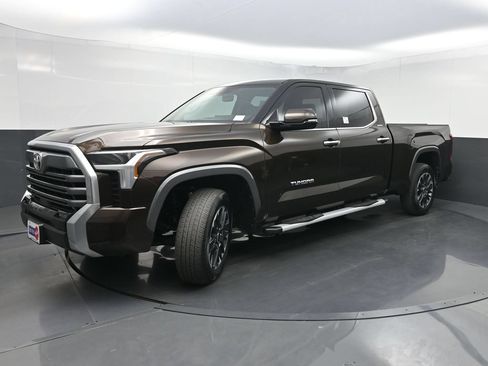 Used 2023 Toyota Tundra Limited w/ Power Package AWD/4WD image 25