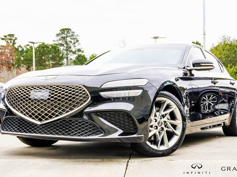 Used 2022 Genesis G70 2.0T image 1
