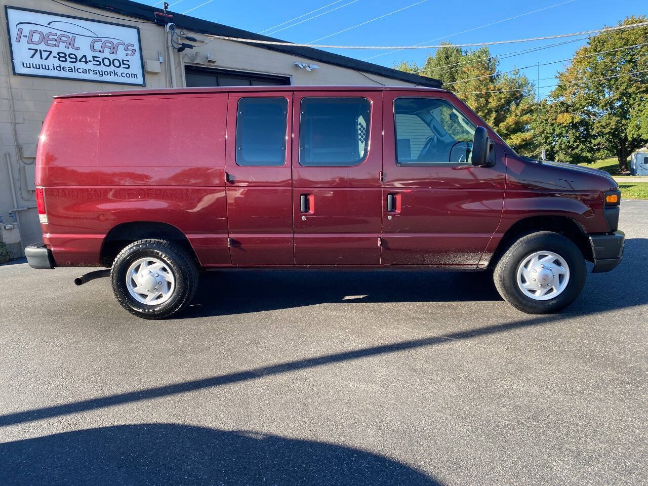 Used 2009 Ford E-350 and Econoline 350 Super Duty RWD image 2