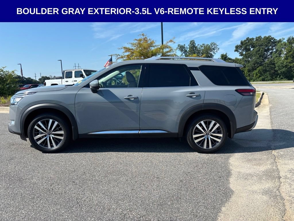 Used 2022 Nissan Pathfinder Platinum w/ Cargo Package AWD/4WD image 11