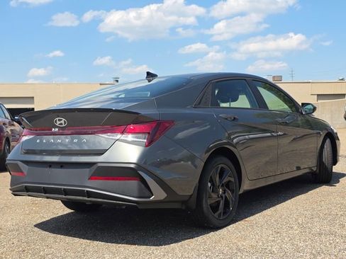 New 2026 Hyundai Elantra Sport FWD image 15