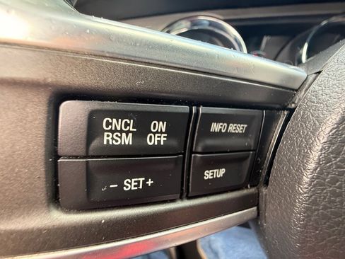Used 2013 Ford Mustang Coupe RWD image 17