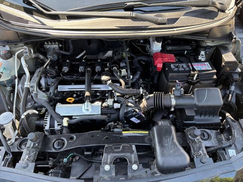 Used 2025 Nissan Versa SV FWD image 31