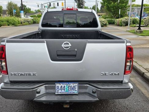 Used 2008 Nissan Frontier SE w/ SE Value Truck Pkg AWD/4WD image 6