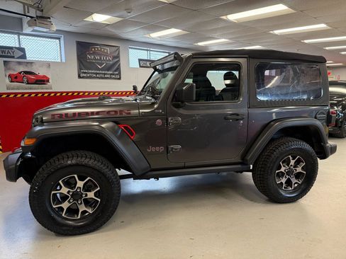 Used 2018 Jeep Wrangler Rubicon AWD/4WD image 3