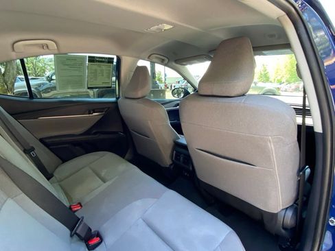 Used 2025 Toyota Camry LE w/ Convenience Package FWD image 34