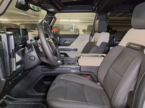 Used 2026 GMC Hummer EV SUV w/ LPO, Illumination Package AWD/4WD image 15