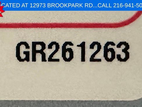 Used 2016 Chrysler Town & Country Touring w/ Driver Convenience Group image 9