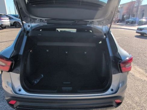 New 2026 Chevrolet Trax RS w/ Sunroof Package image 20