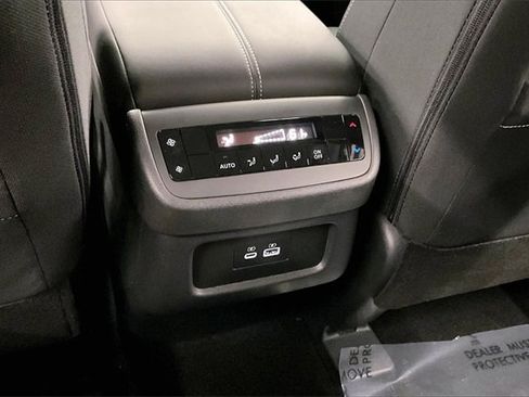 New 2025 Nissan Pathfinder SV w/ Black Appearance Package image 20