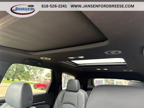 Used 2023 Buick Enclave Essence w/ Experience Buick Package FWD image 9