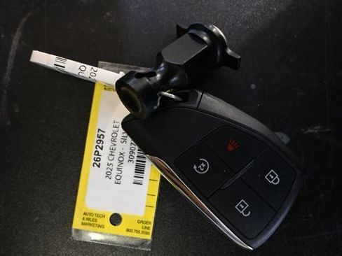 Used 2025 Chevrolet Equinox LT image 11