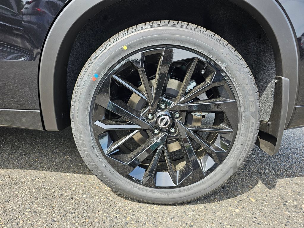 New 2026 Nissan Rogue Platinum AWD/4WD image 9
