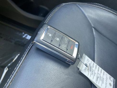 Used 2022 Jeep Grand Cherokee L Limited AWD/4WD image 32
