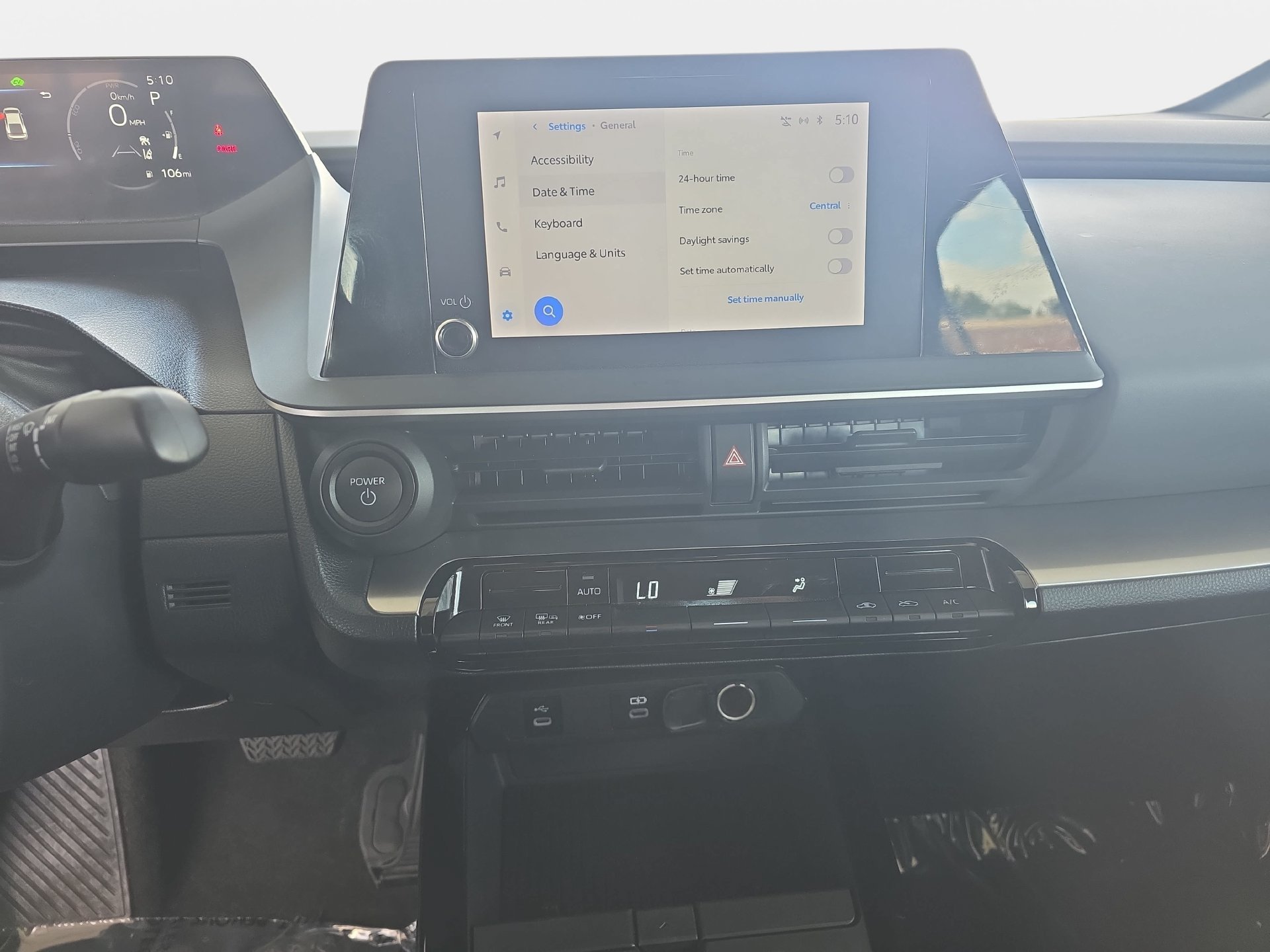 Used 2025 Toyota Prius LE FWD image 19