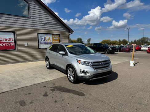 Used 2017 Ford Edge Titanium w/ Technology Package image 3