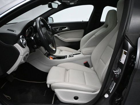 Used 2019 Mercedes-Benz CLA 250 4MATIC image 8