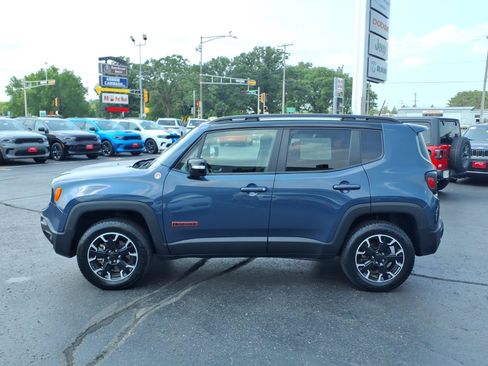 Used 2023 Jeep Renegade Trailhawk AWD/4WD image 7