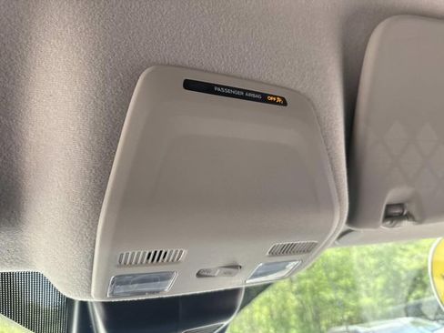 Used 2021 Ford Transit 250 Medium Roof AWD image 25