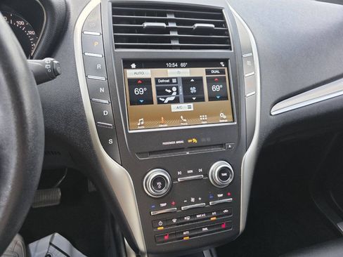 Used 2018 Lincoln MKC Premiere AWD/4WD image 13