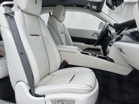 Used 2016 Rolls-Royce Wraith RWD image 13