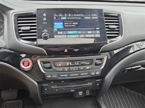 Used 2020 Honda Pilot Touring image 18