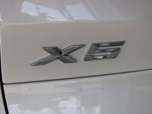 New 2026 BMW X5 xDrive50e image 21