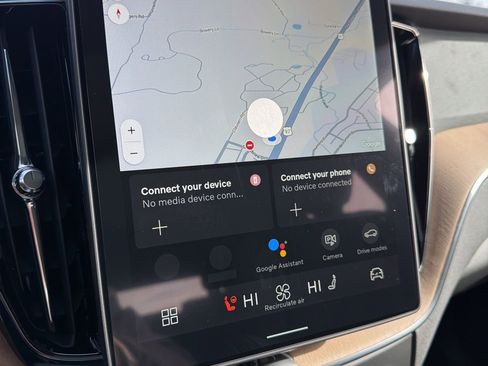 New 2026 Volvo XC60 B5 Plus w/ Protection Package Premier image 23