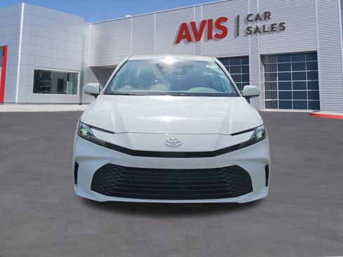 Used 2025 Toyota Camry LE FWD image 10