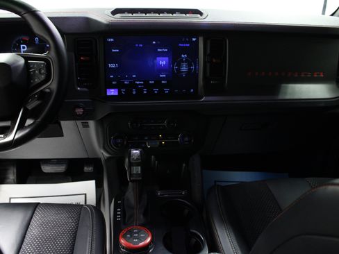 Used 2025 Ford Bronco Raptor AWD/4WD image 18