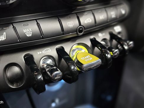 Used 2024 MINI Cooper SE FWD image 34