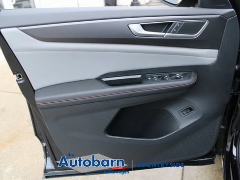 Used 2026 Volkswagen Atlas Peak Edition AWD/4WD image 9