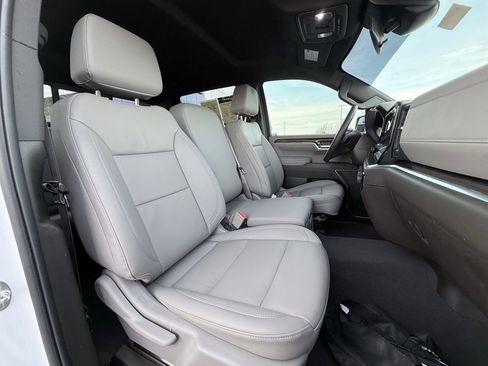 Used 2025 Chevrolet Silverado 1500 LT image 27