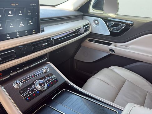 Certified 2020 Lincoln Aviator Grand Touring w/ Equipment Group 302A AWD/4WD image 19