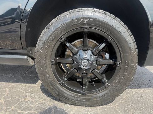 Used 2022 GMC Yukon AT4 AWD/4WD image 17