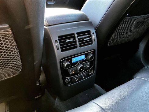 Used 2019 Jaguar F-PACE S image 30