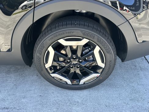 New 2025 Kia Telluride S image 10