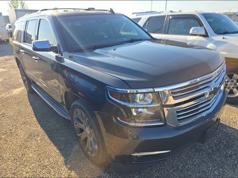 Used 2017 Chevrolet Suburban Premier AWD/4WD image 2