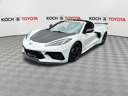 Used 2020 Chevrolet Corvette Stingray Preferred Cpe w/ 2LT Preferred Equipment Group RWD image 3