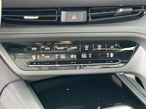 Used 2023 Buick Envision Avenir image 20