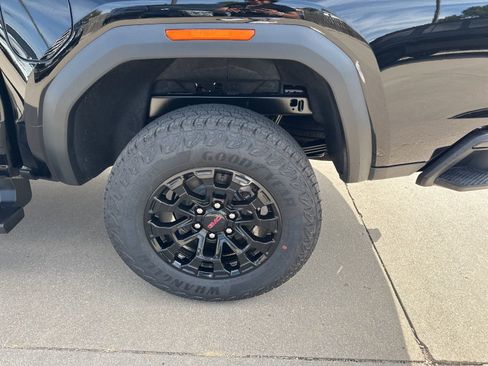 New 2026 GMC Canyon Elevation image 15