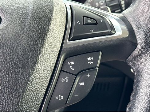 Used 2022 Ford Edge Titanium w/ Class II Trailer Tow Package image 16