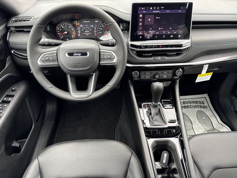 New 2026 Jeep Compass Latitude image 21