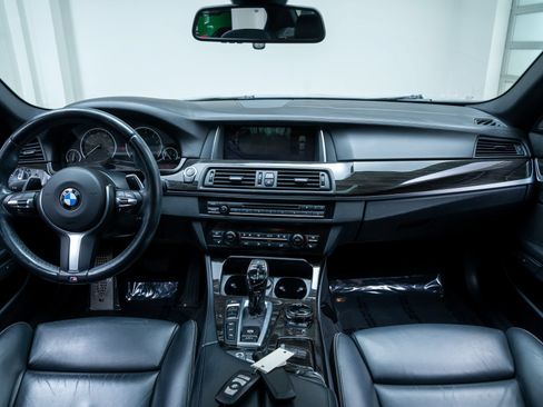 Used 2016 BMW 550i xDrive Sedan AWD/4WD image 9