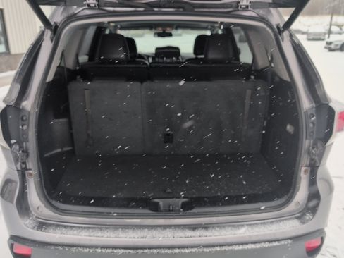 Used 2015 Toyota Highlander XLE image 13