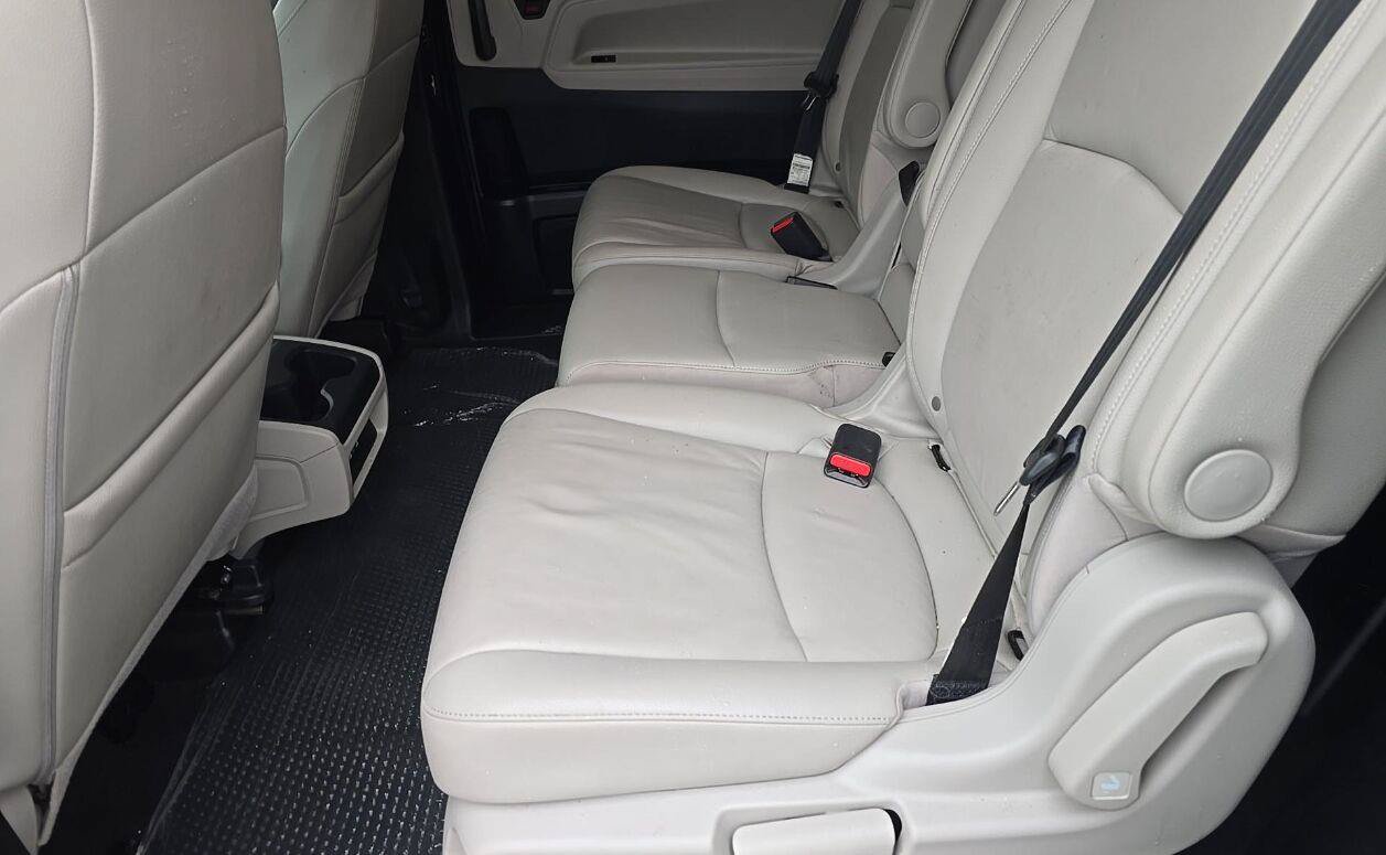 Used 2025 Honda Odyssey EX-L image 4