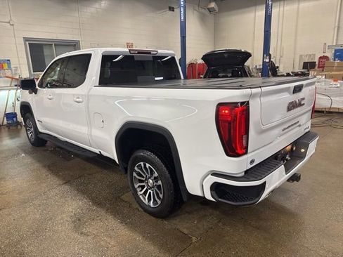 Used 2023 GMC Sierra 1500 AT4 w/ AT4 Preferred Package AWD/4WD image 4