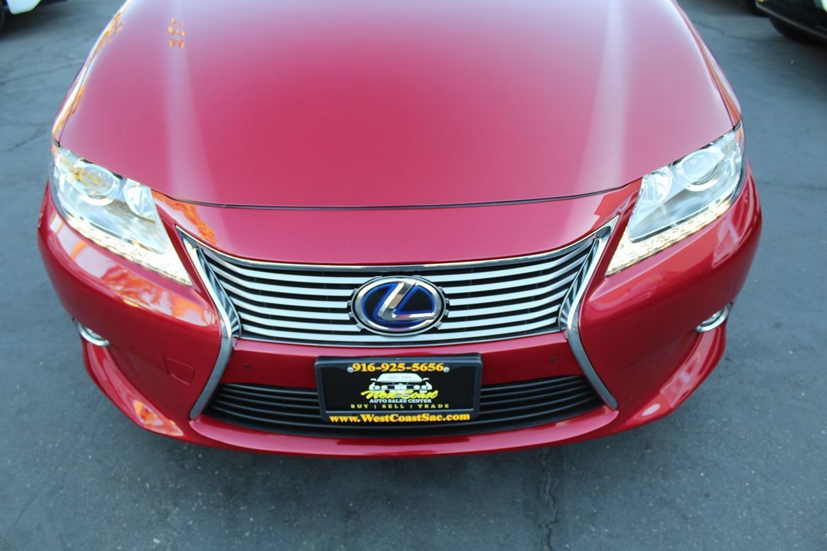 Used 2015 Lexus ES 300h w/ Navigation System Package FWD image 9