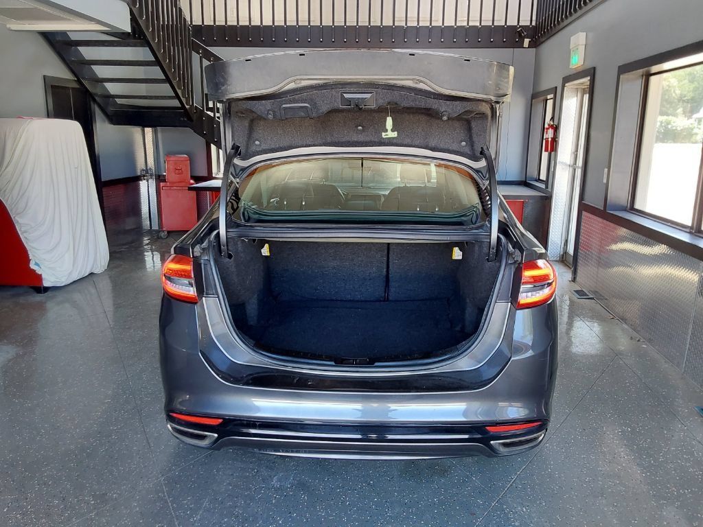 Used 2017 Ford Fusion SE AWD/4WD image 21